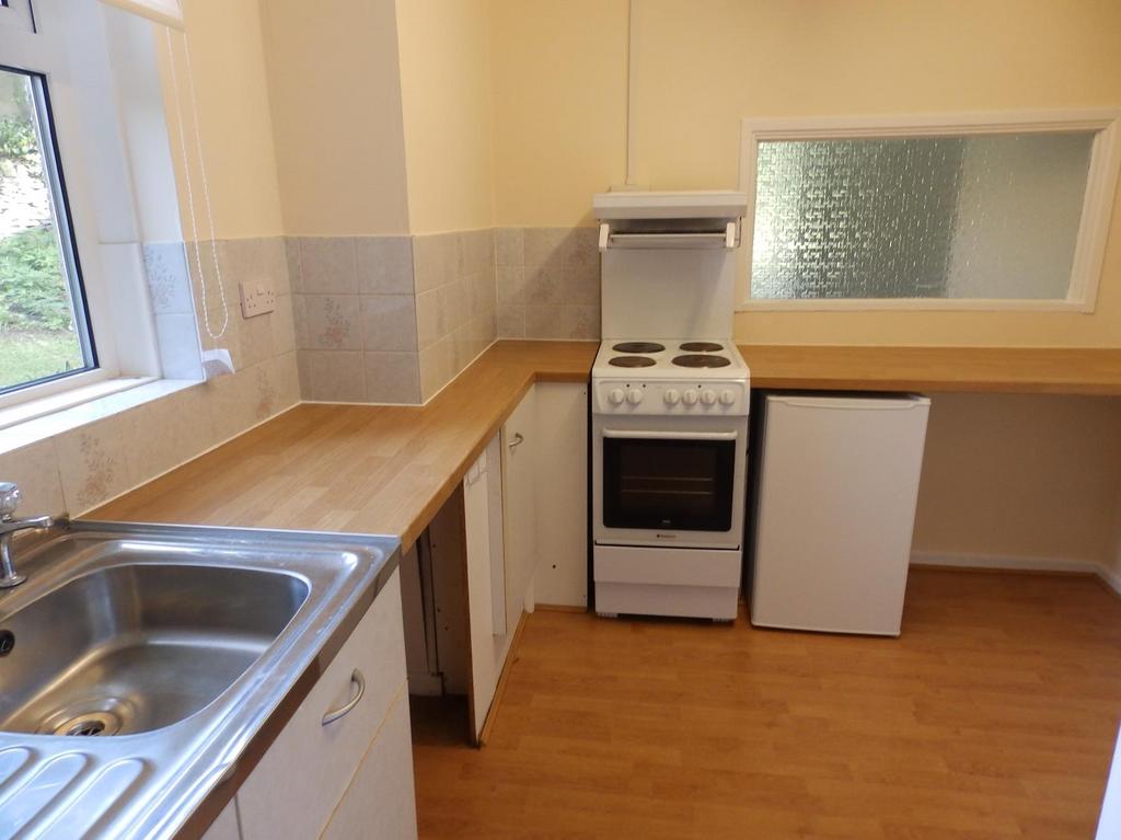 Hoyle Court Road, Baildon, Shipley, West Yorkshire, UK, BD17 2 bed flat