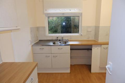 2 bedroom flat to rent, Hoyle Court Road, Baildon, Shipley, West Yorkshire, UK, BD17