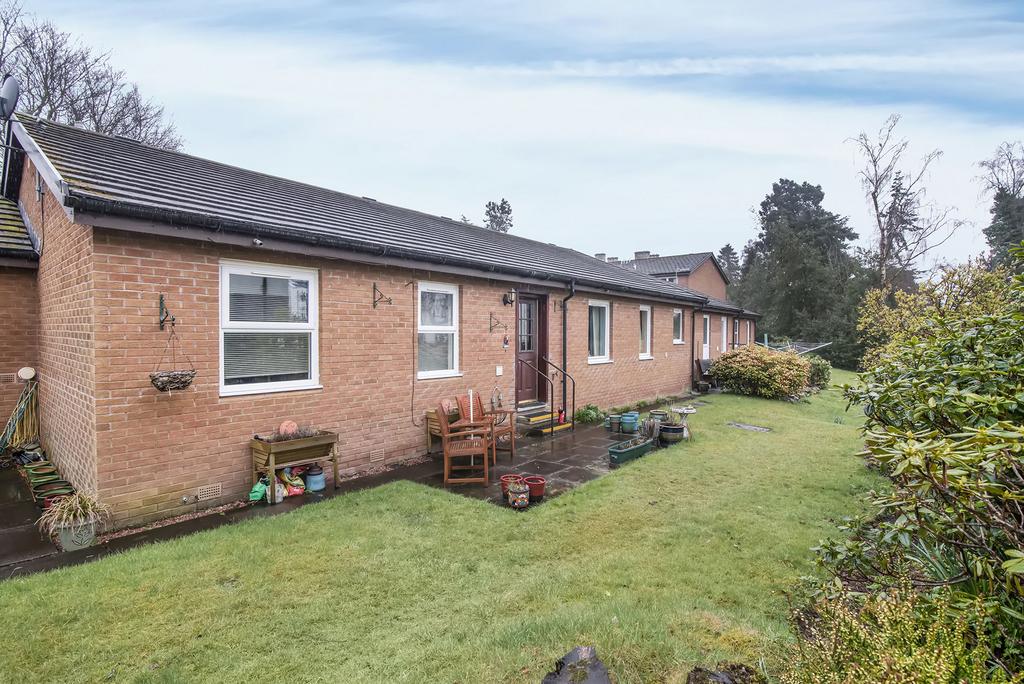 Strathearn Court, Crieff PH7 2 bed terraced bungalow £140,000