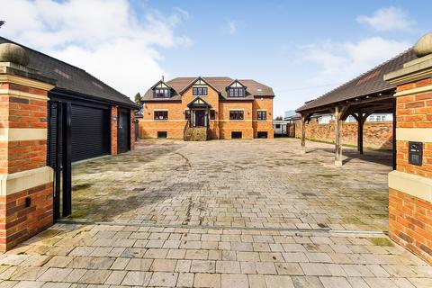 5 bedroom detached house for sale, RIVERSIDE - Wraysbury, Berkshire