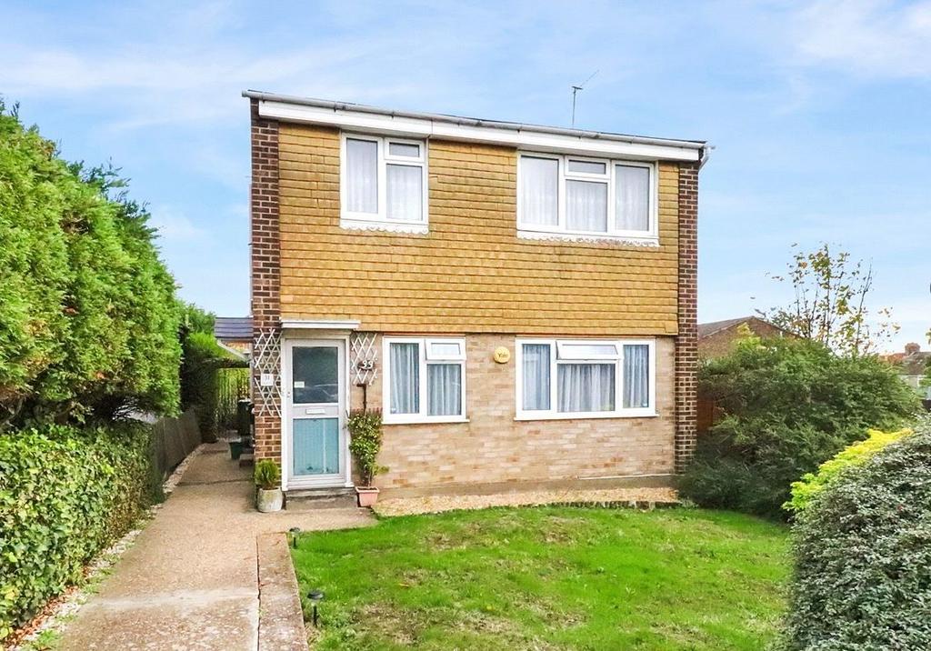 33 Westergate Road, Abbey Wood... 2 bed flat £100,000