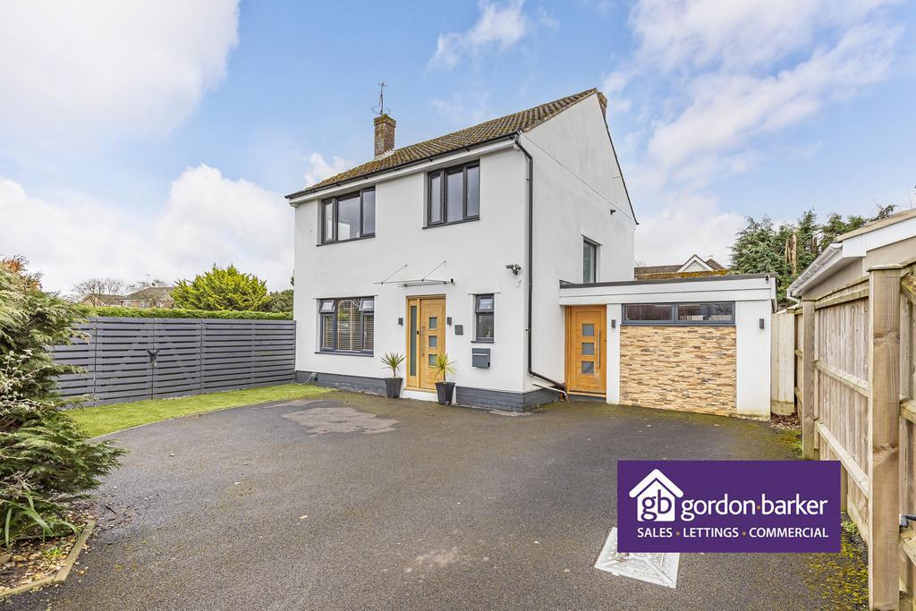 Woodford Close, Ringwood BH24 4 bed detached house for sale £600,000