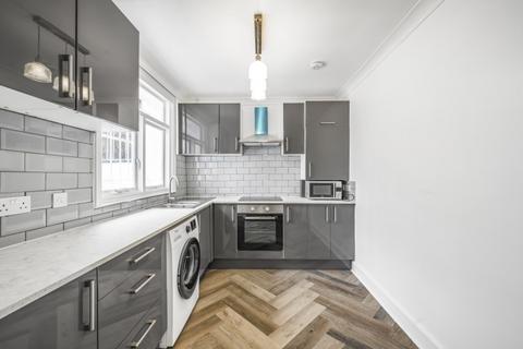 3 bedroom apartment to rent - Leigham Court Road London SW16