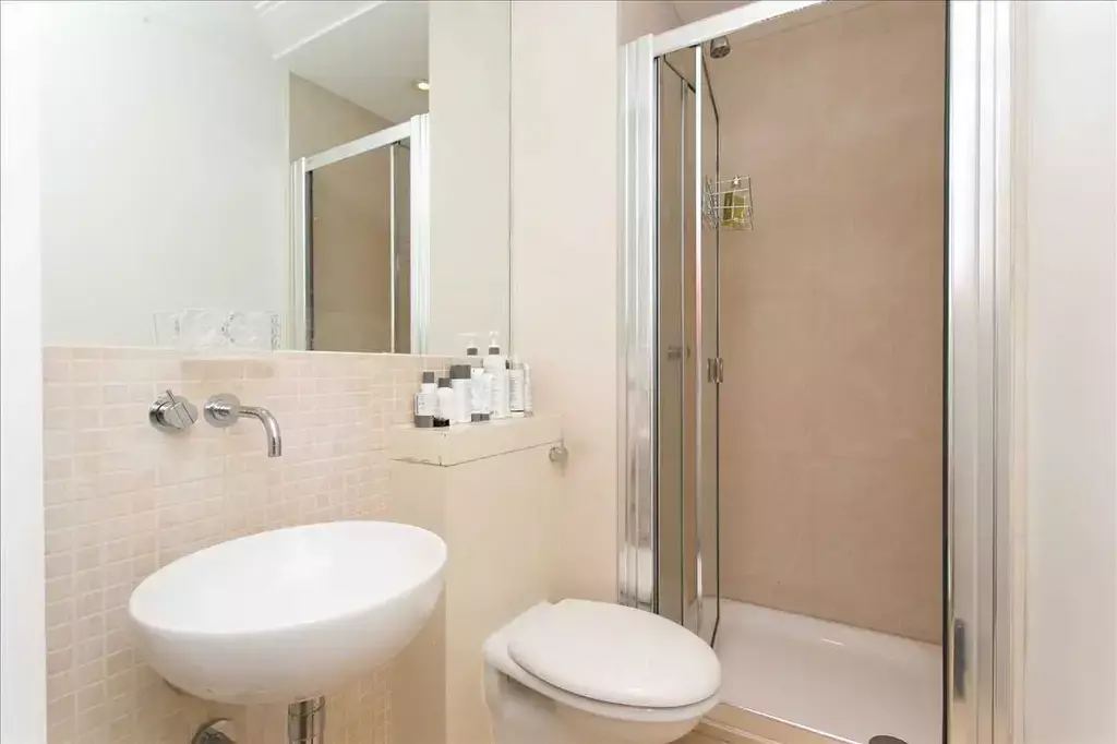 Apartment in London - View 3