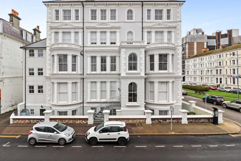 Compton Street, Eastbourne 2 bed apartment for sale £400,000