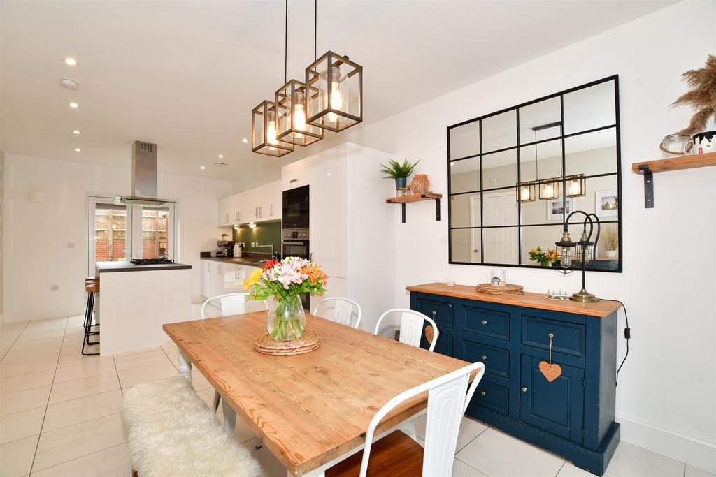 Kitchen/Dining Room