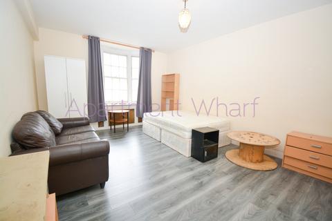 1 bedroom in a flat share to rent, Peters Court, London, W2