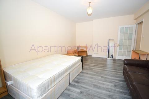 1 bedroom in a flat share to rent, Peters Court, London, W2