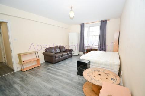 1 bedroom in a flat share to rent, Peters Court, London, W2