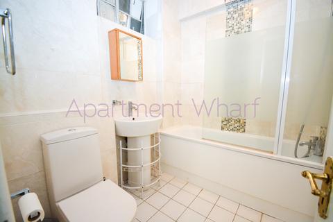 1 bedroom in a flat share to rent, Peters Court, London, W2