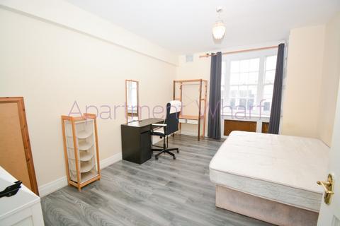 1 bedroom in a flat share to rent, Peters Court Porchester Road    (Paddington), London, W2