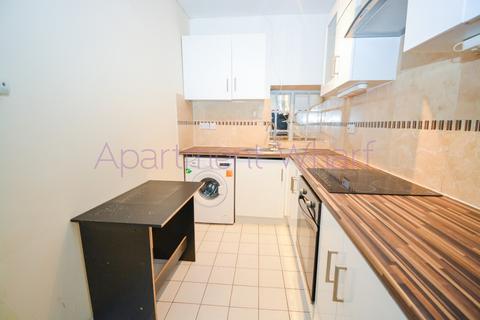 1 bedroom in a flat share to rent, Peters Court Porchester Road    (Paddington), London, W2