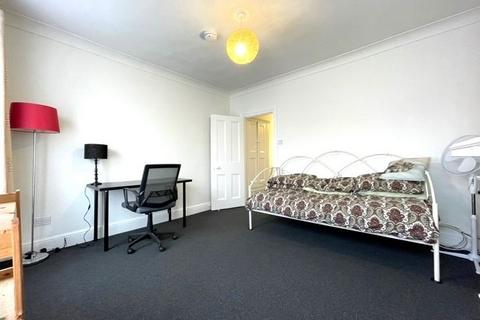 1 bedroom flat to rent, Cann Hall Road, Leytonstone, E11