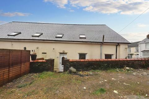 3 bedroom semi-detached house to rent, Abercynon, Mountain Ash CF45