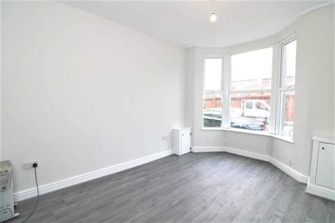 3 bedroom terraced house to rent, Bedford Road, Liverpool