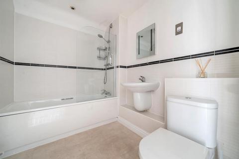 11 Brook Avenue, Ascot, SL5 7QW