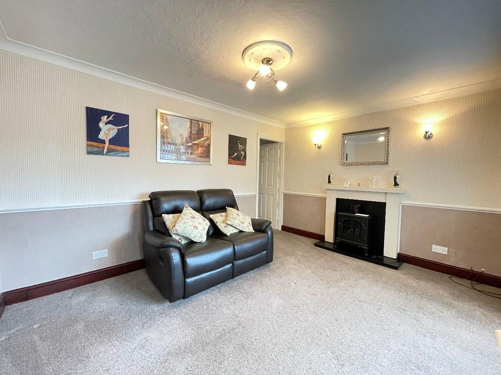 Mayland Avenue, Canvey Island 2 bed bungalow £305,000