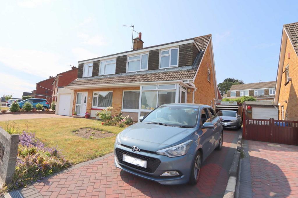 Clifton Avenue, Plymouth PL7 3 bed semidetached house for sale £255,000