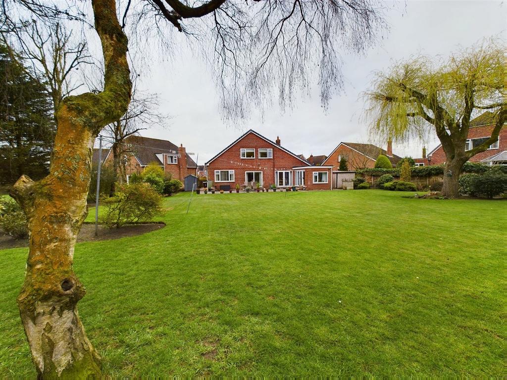 Sefton Gardens, Aughton, Ormskirk 4 bed detached house £585,000