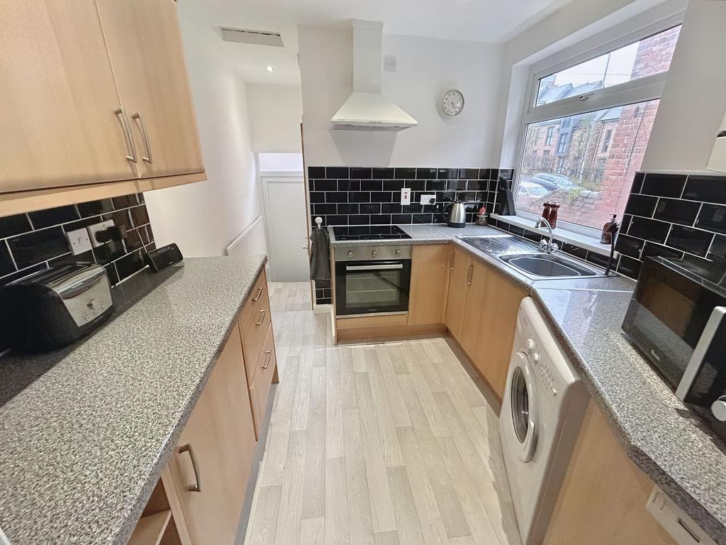 Avenue Road, Bensham, Gateshead, Tyne and Wear, NE8 4JH 4 bed