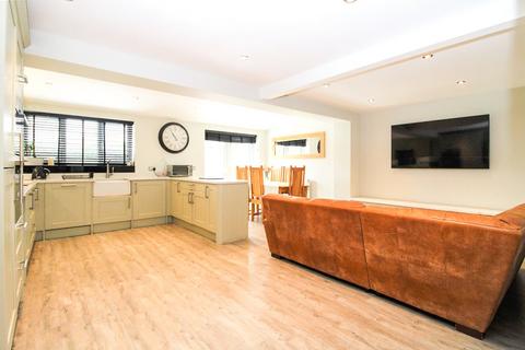 14 Fairlawn, Swindon, SN3 6ET