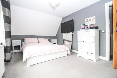 14 Fairlawn, Swindon, SN3 6ET