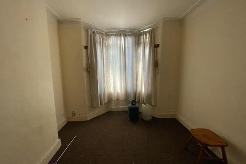 11 Cambrian Road, London, E10 7JE