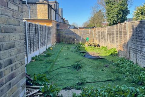 11 Cambrian Road, London, E10 7JE