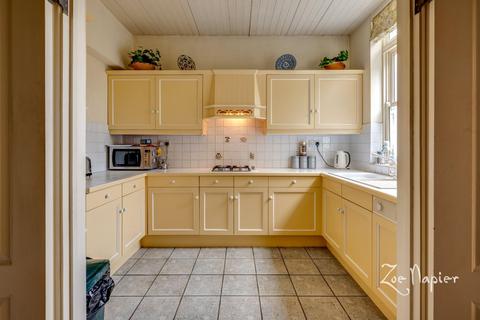 62 High Street, Burnham-on-crouch, CM0 8AA