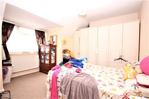 2 bedroom terraced house to rent, Arnold Road, Dagenham, RM10