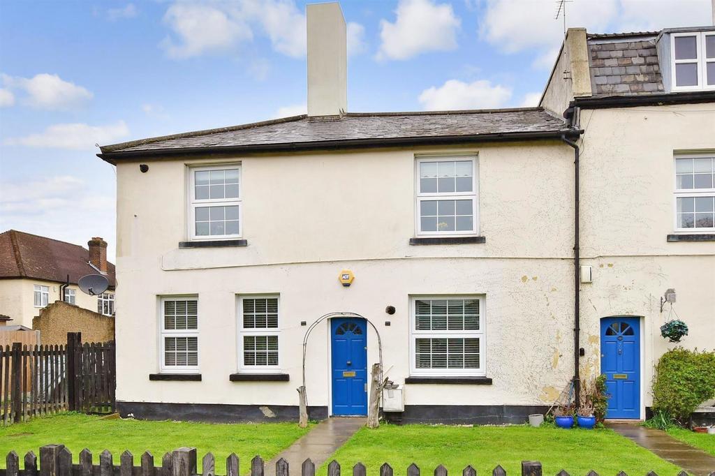 Wickham Road, Shirley, Croydon, Surrey 2 bed ground floor flat for sale