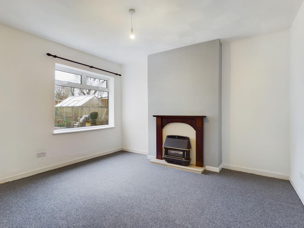 Long Lane, Aughton, Ormskirk, Lancashire, L39 5BZ 3 bed detached house £1,250 pcm (£288 pw)