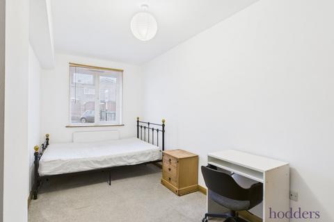 undefined, Marsh Lane, Addlestone, Surrey, KT15