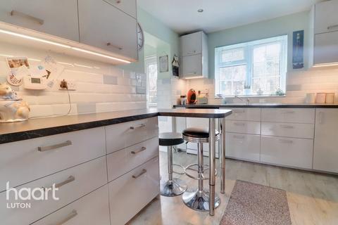 9 Hanworth Close, Luton, LU2 7ED