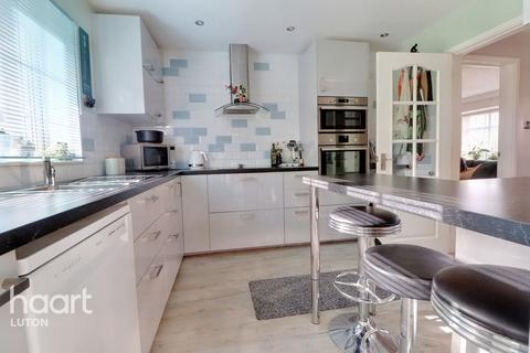 9 Hanworth Close, Luton, LU2 7ED