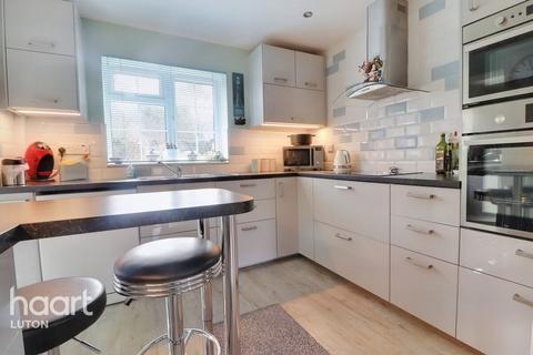 9 Hanworth Close, Luton, LU2 7ED