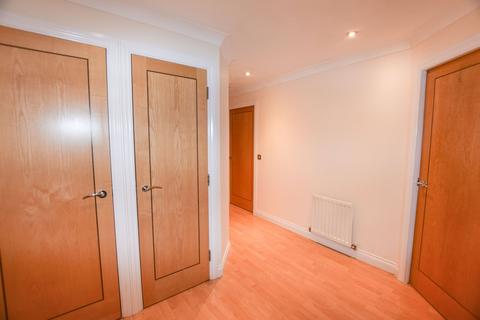 2 bedroom flat to rent, Devonshire Road, Altrincham, Cheshire, WA14