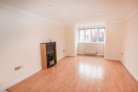 2 bedroom flat to rent, Devonshire Road, Altrincham, Cheshire, WA14