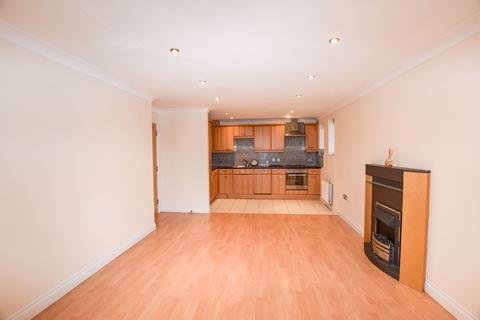 2 bedroom flat to rent, Devonshire Road, Altrincham, Cheshire, WA14