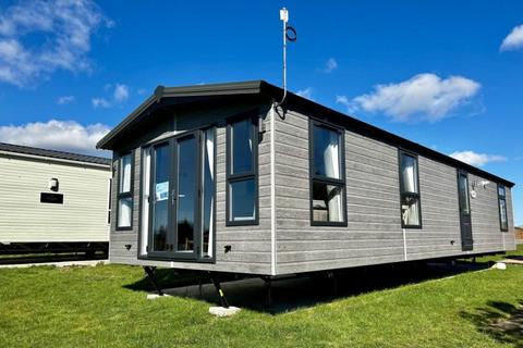 2 bedroom lodge for sale, Felmoor Holiday Park