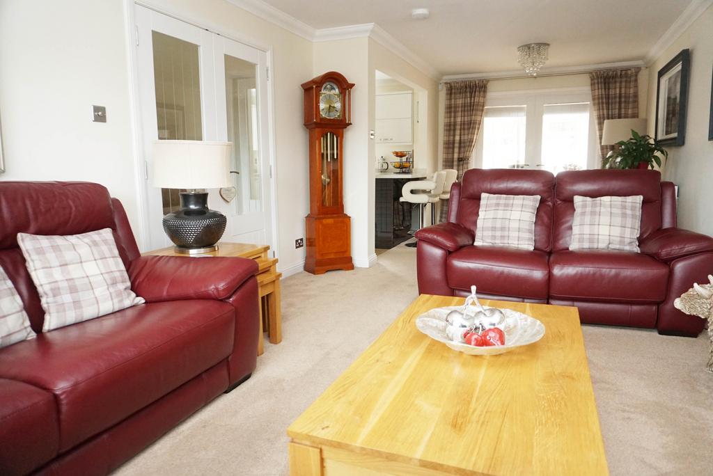 McKay Place, East Kilbride G74 4 bed detached villa £345,000