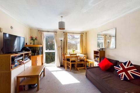 51 Markfield, Croydon, CR0 9HL