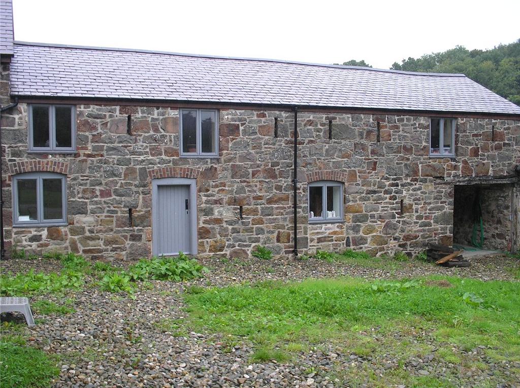 Wrexham Road, Pontblyddyn, Mold, Flintshire, CH7 Detached house to rent