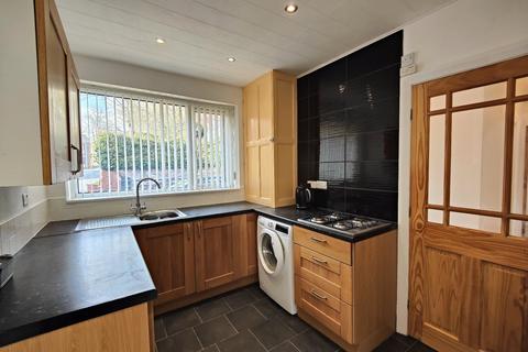 2 bedroom bungalow to rent, Manygates Park, Wakefield, West Yorkshire, UK, WF1