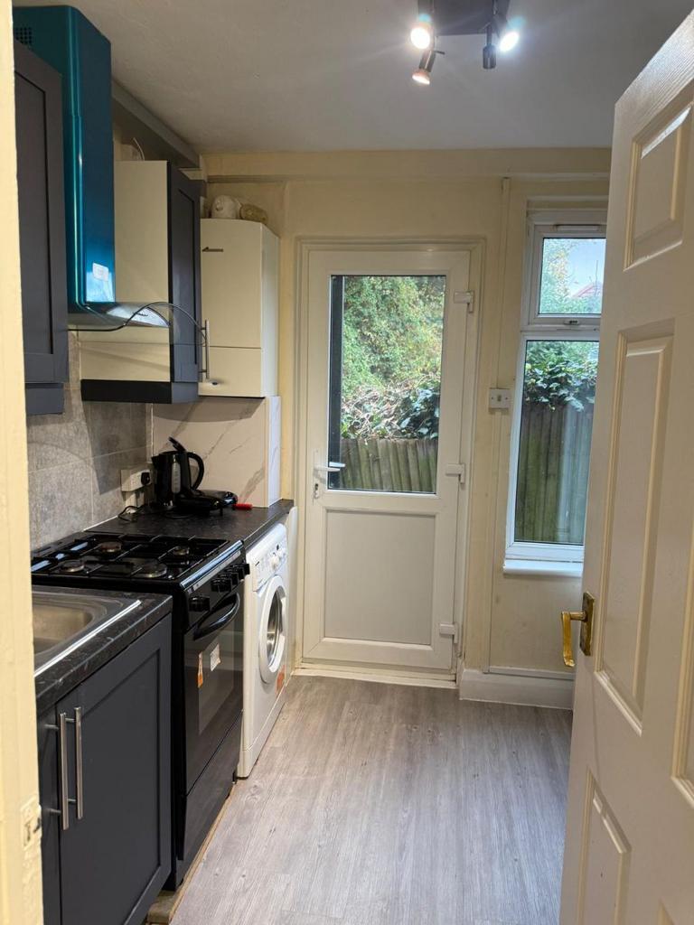 Apartment in London - View 5