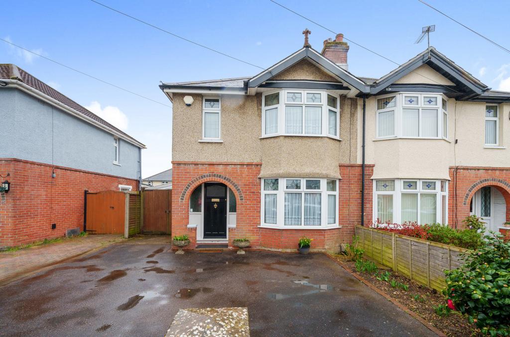 Kennedy Road, Maybush, Southampton, Hampshire, SO16 3 bed semidetached
