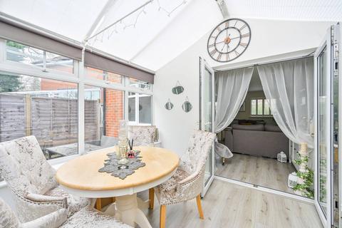 5 Loxley Close, Byfleet, West Byfleet, KT14 7GA
