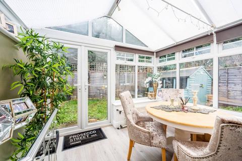 5 Loxley Close, Byfleet, West Byfleet, KT14 7GA