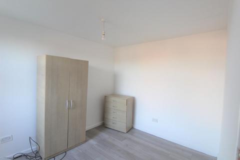 2 bedroom flat to rent, Haselbury, Silver Street, N18
