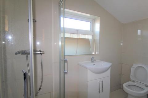 2 bedroom flat to rent, Haselbury, Silver Street, N18